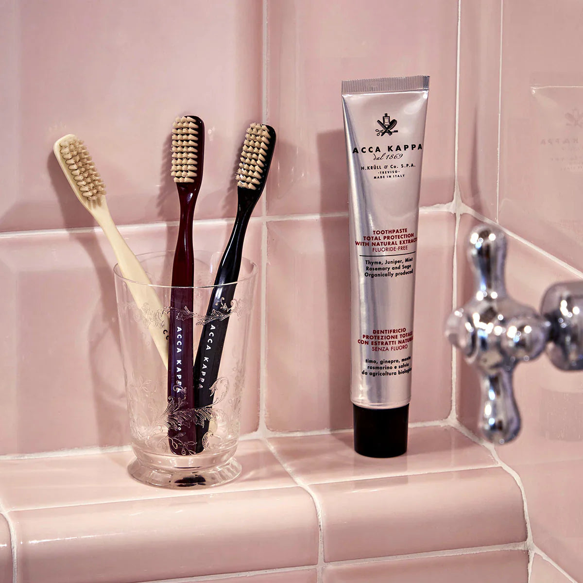 Acca Kappa Brosse à dents – Nylon Vintage – Moyen – Rouge